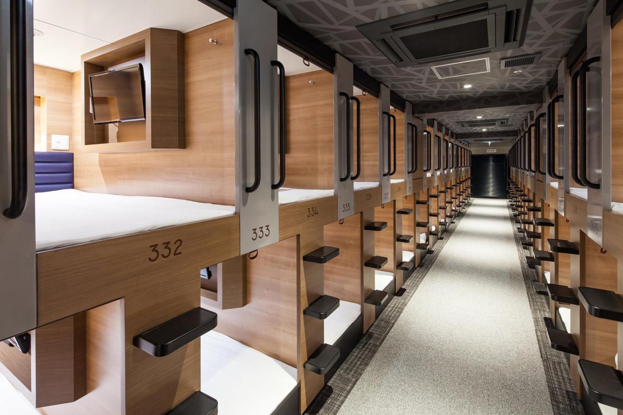 Y'S Cabin Osaka Namba Экстерьер фото