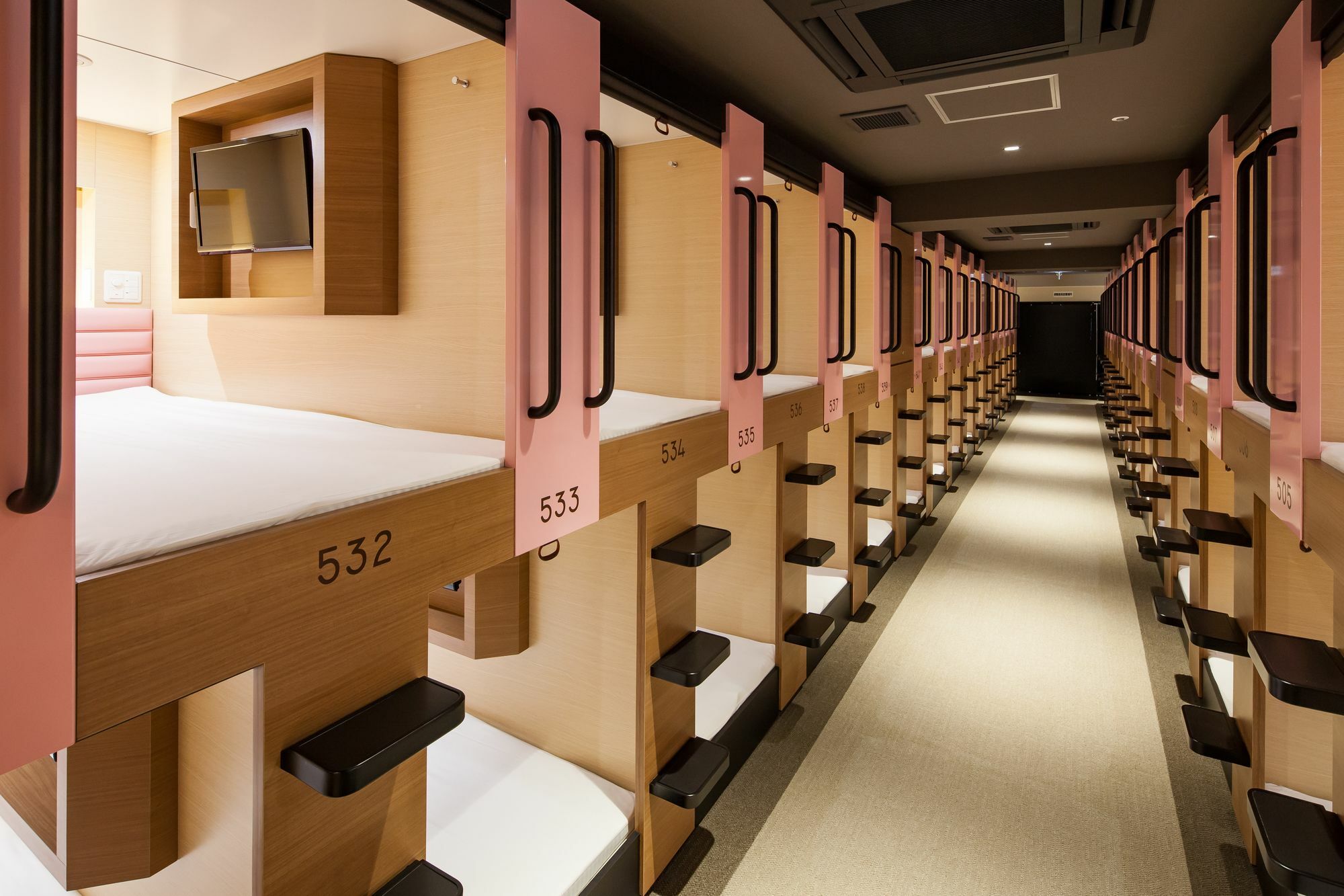Y'S Cabin Osaka Namba Экстерьер фото