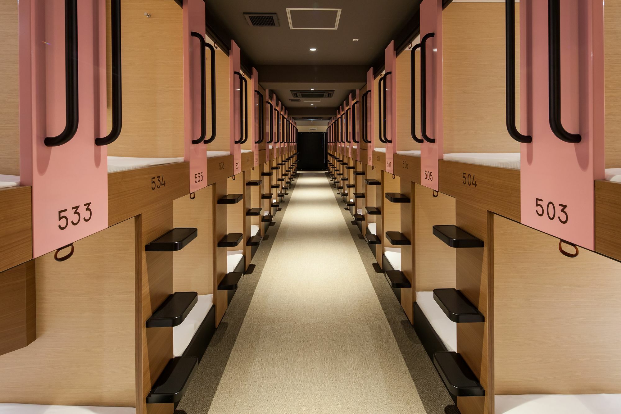 Y'S Cabin Osaka Namba Экстерьер фото